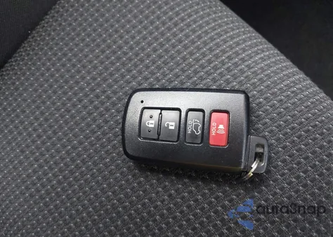 2017 Toyota Rav4 Xle z USA, uszkodzony, nr VIN 2T3RFREV3HW643464